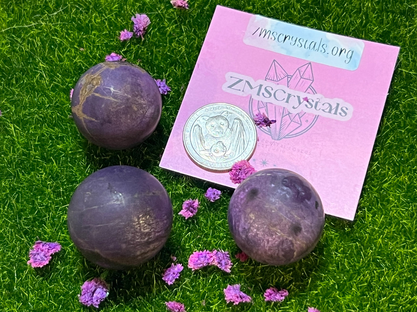 Purpurite spheres