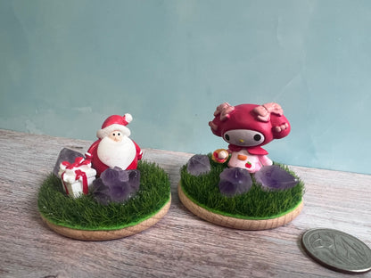 Little resin characters